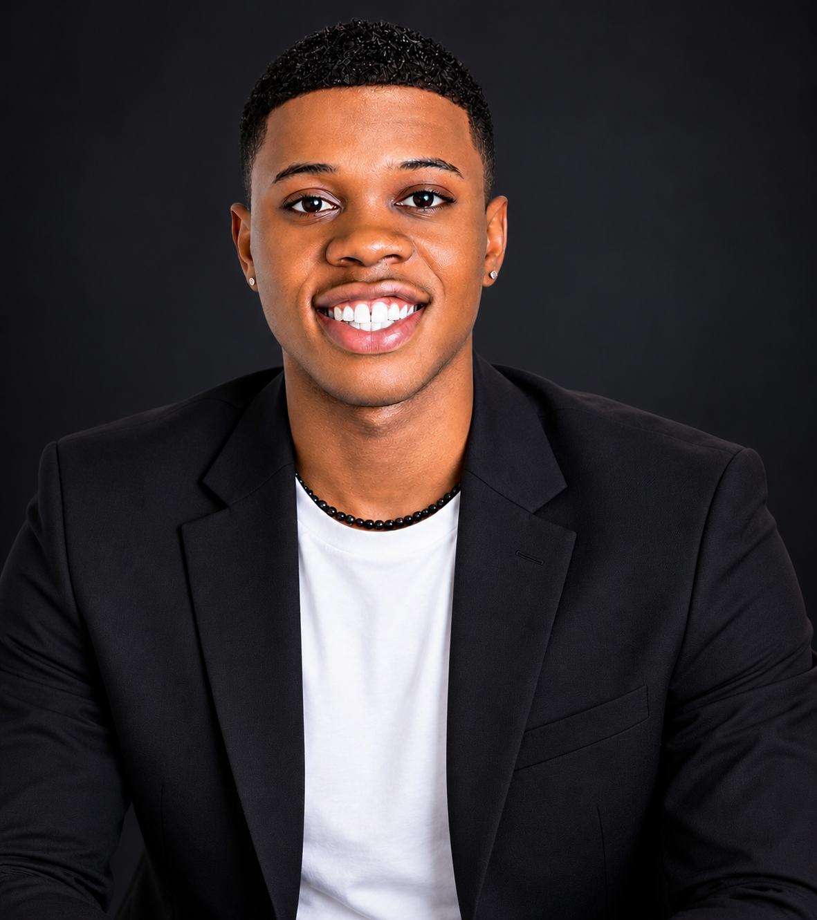ECOMMAXADS professional portrait